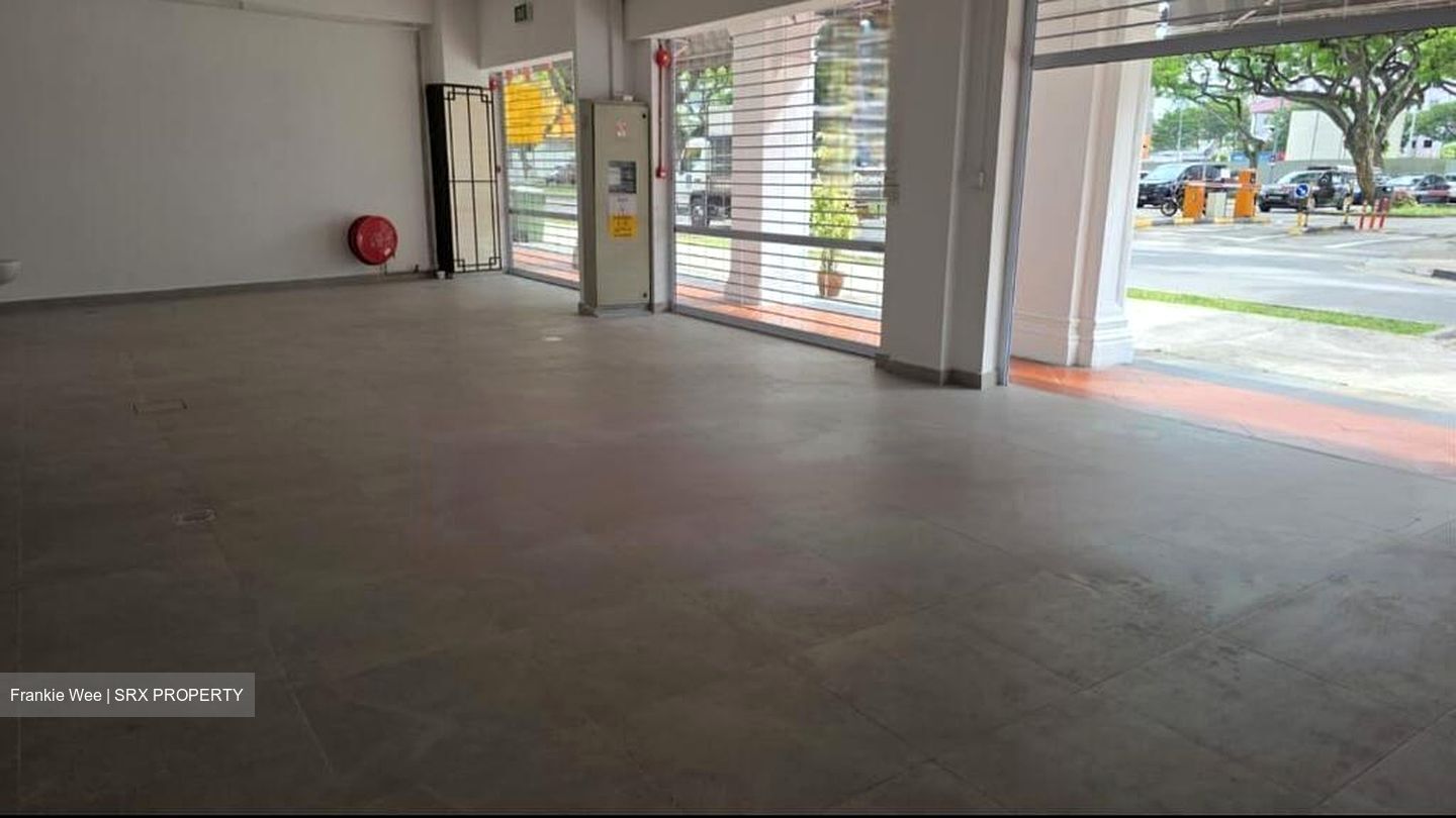 Mackenzie Road (D9), Retail #567749201